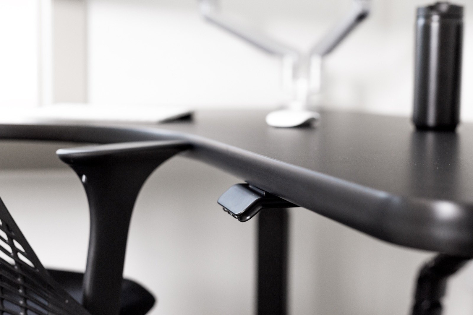UPDESK’s Bluetooth Smart Desk Controller May Be More Powerful Than You Think